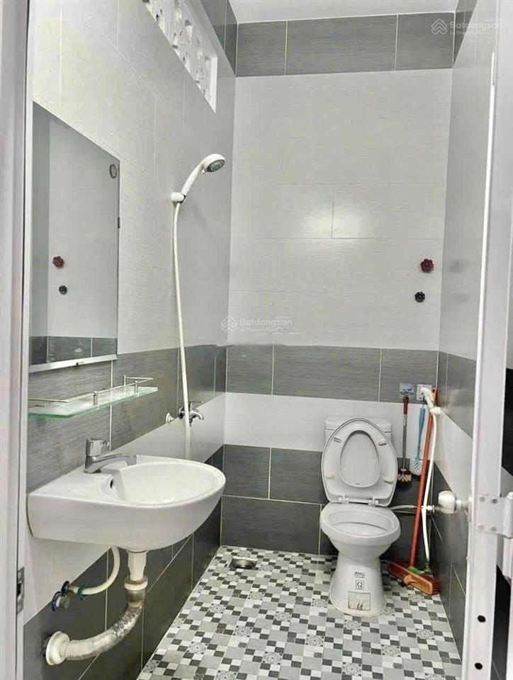 Cho thuê nhà mặt tiền nguyễn thị thập kinh doanh
chỉ 32tr còn bớt
