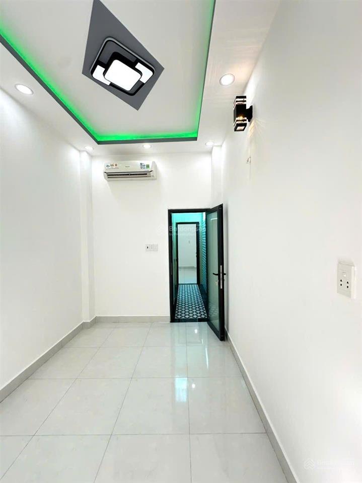 Giá tốt cho 1 sổ riêng hoàn công 3tỷ100tr