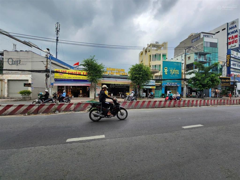 Mặt tiền kinh doanh 1130 huỳnh tấn phát, quận 7, đối diện trường học nguyễn văn hưởng