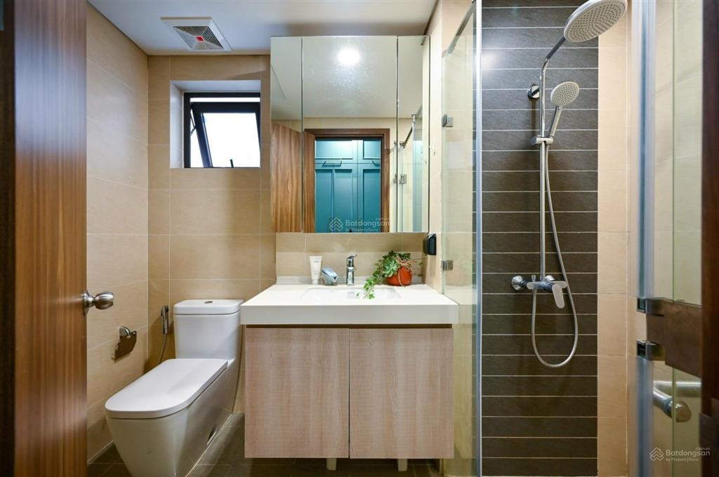 Bán căn hộ cc âu cơ tower  tân phú, dt 70m2 2pn/2wc, 3.1tỷ sổ hồng, view đông nam.  0933 813 ***