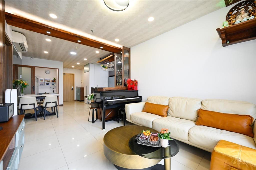 Bán căn hộ cc âu cơ tower  tân phú, dt 70m2 2pn/2wc, 3.1tỷ sổ hồng, view đông nam.  0933 813 ***