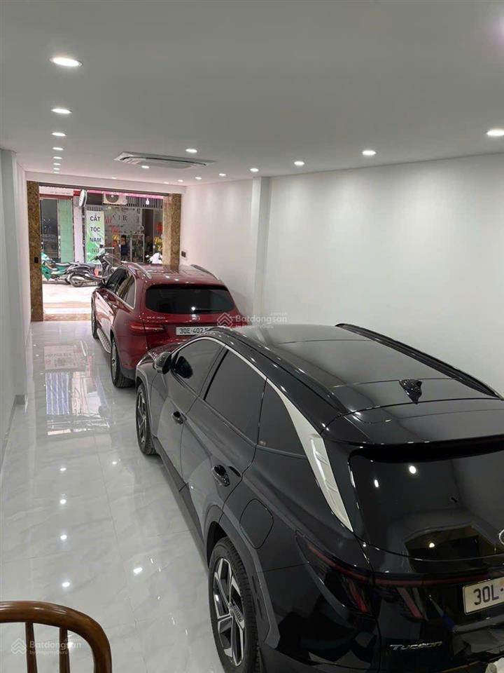 Bán nhà mặt phố tại giáp bát 23 tỷ 51m2, 6 tầng thang máy gara 2 ô tô