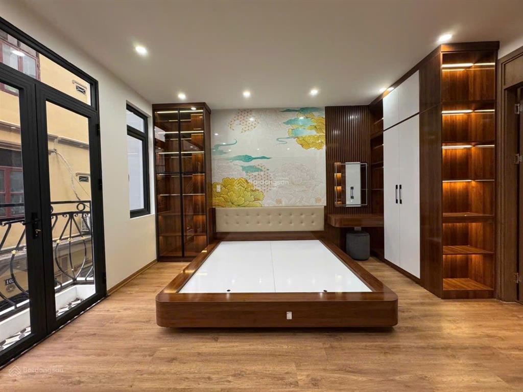 Bán nhà trương định 57m 5 tầng mặt tiền siêu đẹp 5m 14.9 tỷ . ngõ thông ô tô đỗ cửa