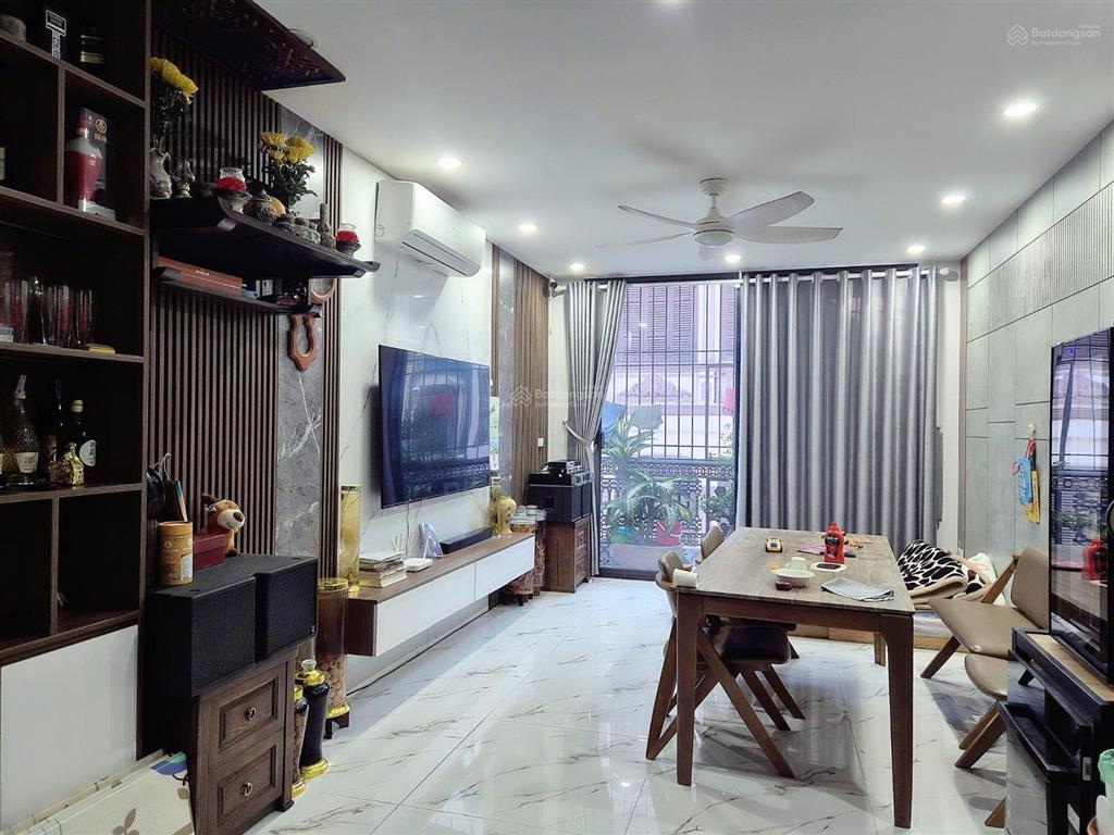Bán nhà kim đồng hàng hiếm  phân lô  41m 6 tầng thang máy  ô tô đỗ cửa