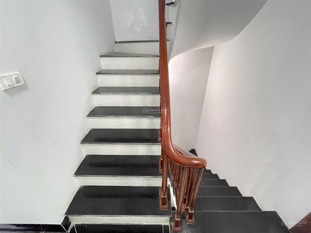 Bán trương định 1 nhà ra phố 40m 5 tầng mới đẹp long lanh full nội thất 13 tỷ