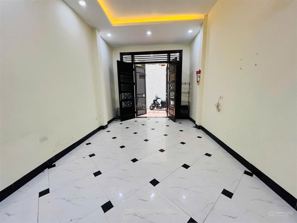 Bán nhà trương định 33m 6 tầng  ô tô  hai thoáng 9.8 tỷ
