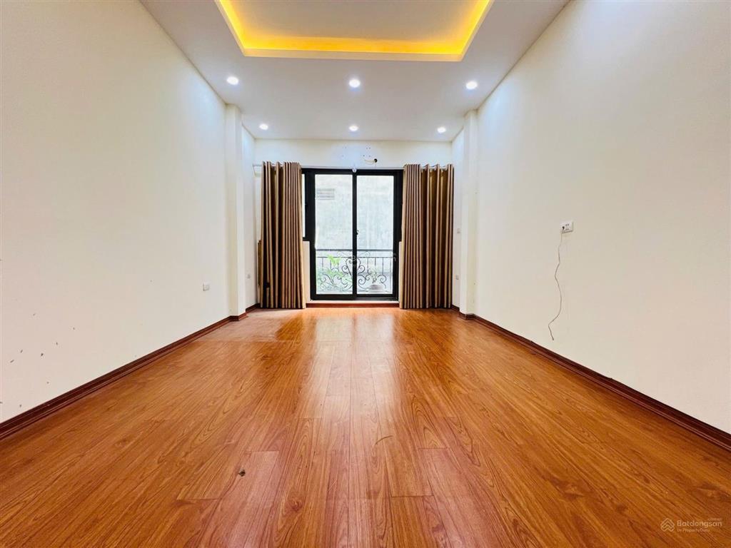 Bán nhà trương định 33m 6 tầng  ô tô  hai thoáng 9.8 tỷ