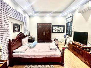 Hàng hiếm giáp bát, 9 tỷ, 33 m2, 3pn, 5 tầng ngõ thông ô tô 20m