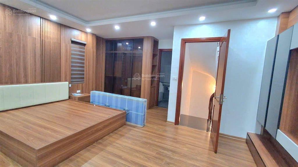Bán nhà nguyễn đức cảnh 9 tỷ, 30m2 5 tầng ô tô đỗ giao thương tấp nập tiện ích ngập tràn