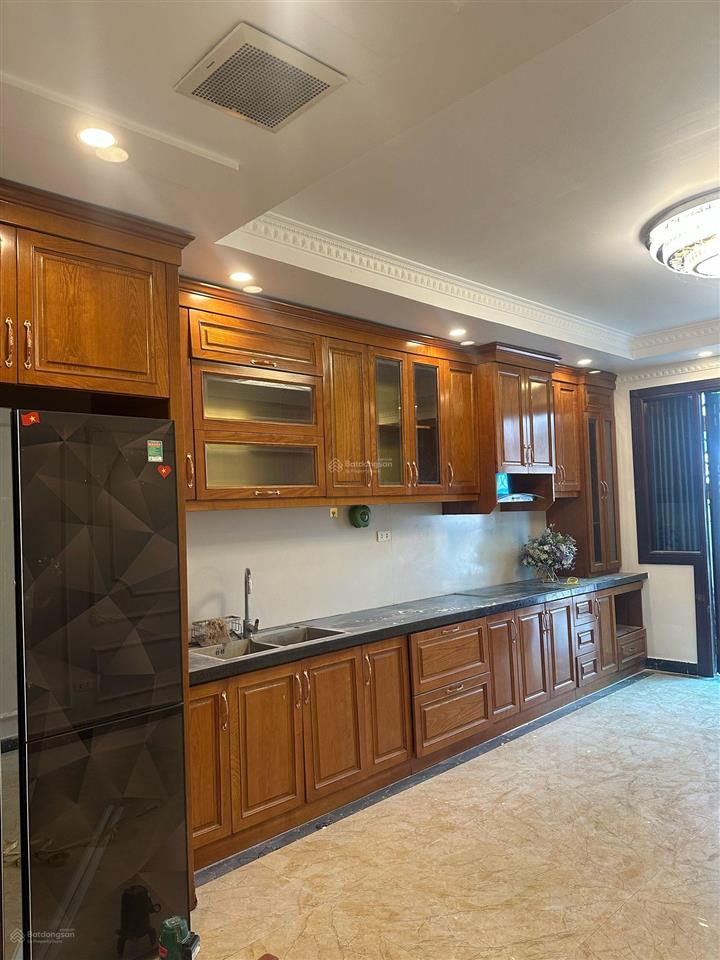 Bán nhà tân mai 48m2 8 tầng thang máy gara kinh doanh 22,5 tỷ