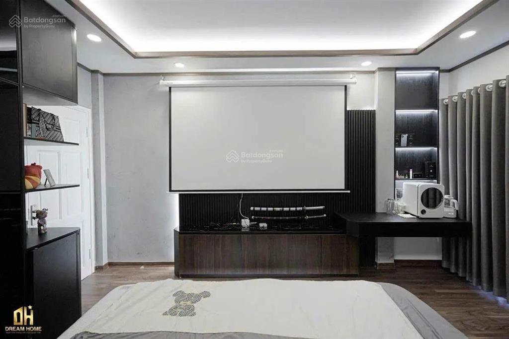 Bán nhà tân mai  nguyễn chính 40m 6 tầng giá 10,3 tỷ view hồ ô tô đỗ cửa