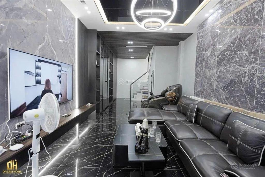 Bán nhà tân mai  nguyễn chính 40m 6 tầng giá 10,3 tỷ view hồ ô tô đỗ cửa