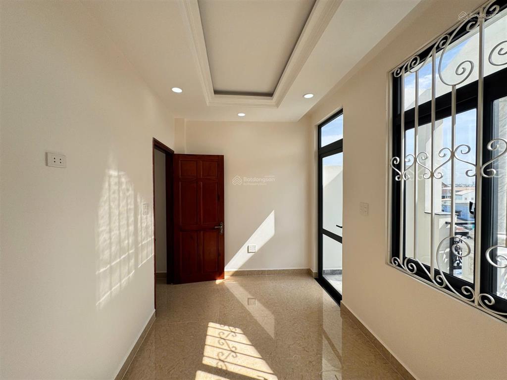 Bán nhà quốc lộ 13 gần sông sài gòn, vạn phúc city dọn vào ở ngay trước tết. đông nam mát mẻ