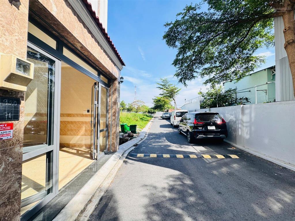 Bán nhà quốc lộ 13 gần sông sài gòn, vạn phúc city dọn vào ở ngay trước tết. đông nam mát mẻ