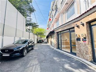 Bán nhà quốc lộ 13 gần sông sài gòn, vạn phúc city dọn vào ở ngay trước tết. đông nam mát mẻ