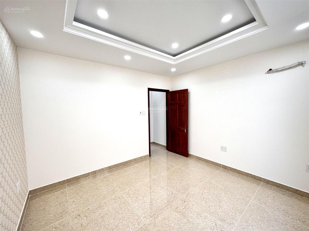 Bán nhà quốc lộ 13 gần sông sài gòn, vạn phúc city dọn vào ở ngay trước tết. đông nam mát mẻ