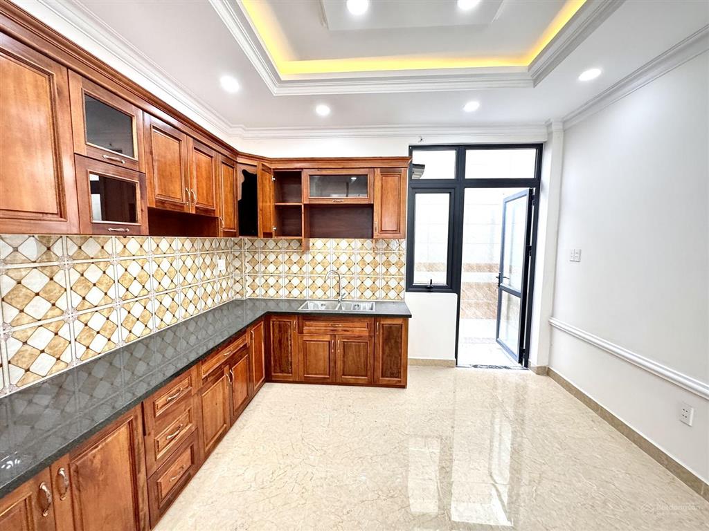 Bán nhà quốc lộ 13 gần sông sài gòn, vạn phúc city dọn vào ở ngay trước tết. đông nam mát mẻ