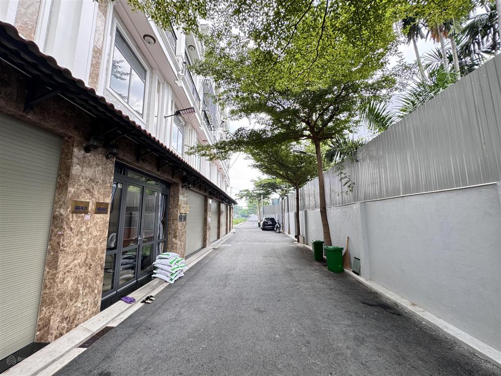 Bán nhà quốc lộ 13 gần sông sài gòn, vạn phúc city dọn vào ở ngay trước tết. đông nam mát mẻ