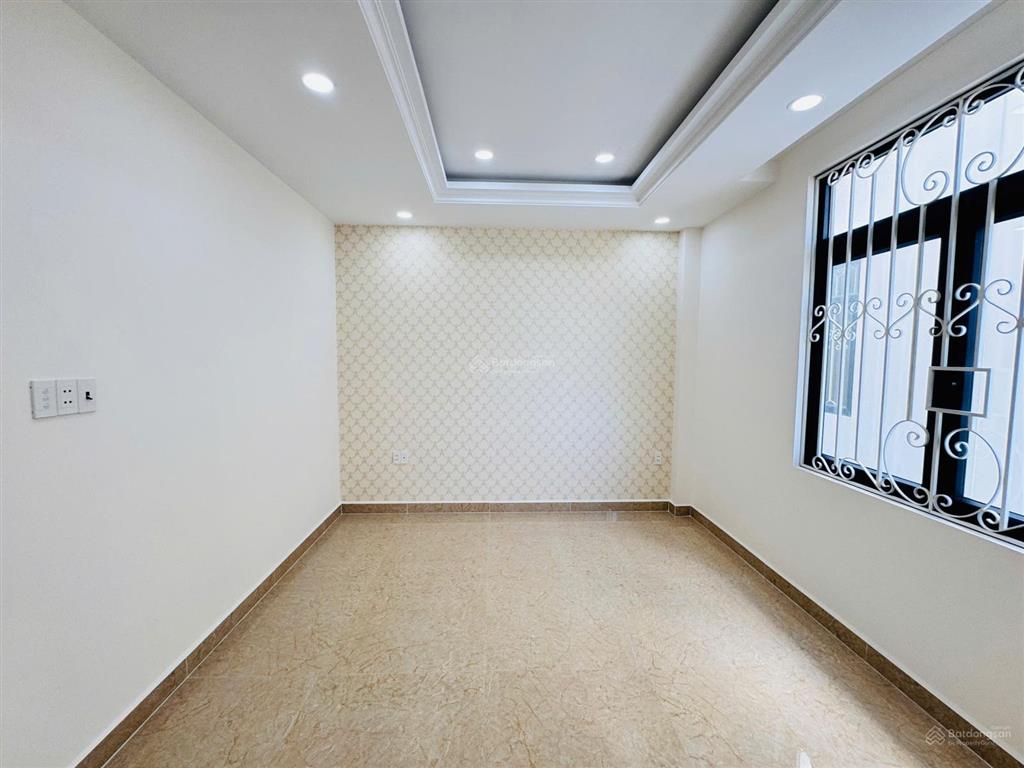 Bán nhà quốc lộ 13 gần sông sài gòn, vạn phúc city dọn vào ở ngay trước tết. đông nam mát mẻ