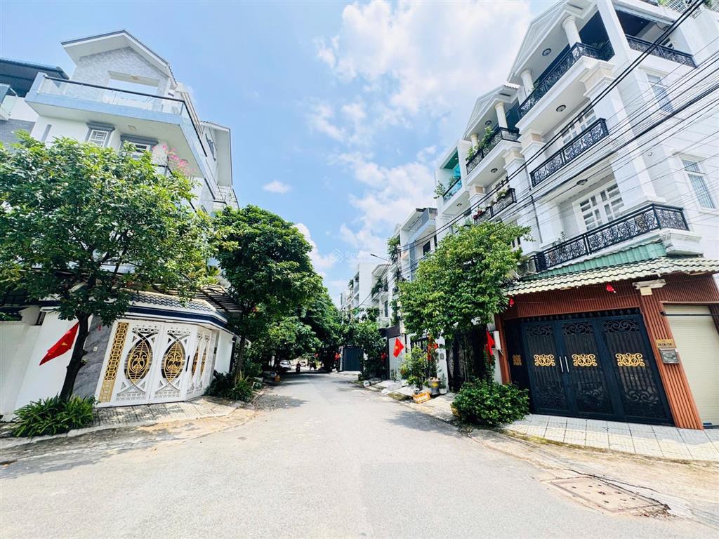 Bán nhà hiệp bình chánh gần đại học luật  vòng xoay phạm văn đồng sổ hồng riêng  đồng bộ dân trí