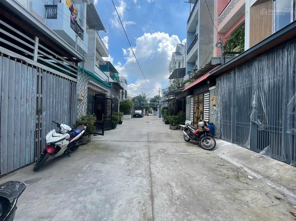 Bán đất hẻm ô tô quốc lộ 13, thủ đức. khu dân cư hiện hữu sổ hồng riêng hướng đông nam mát mẻ