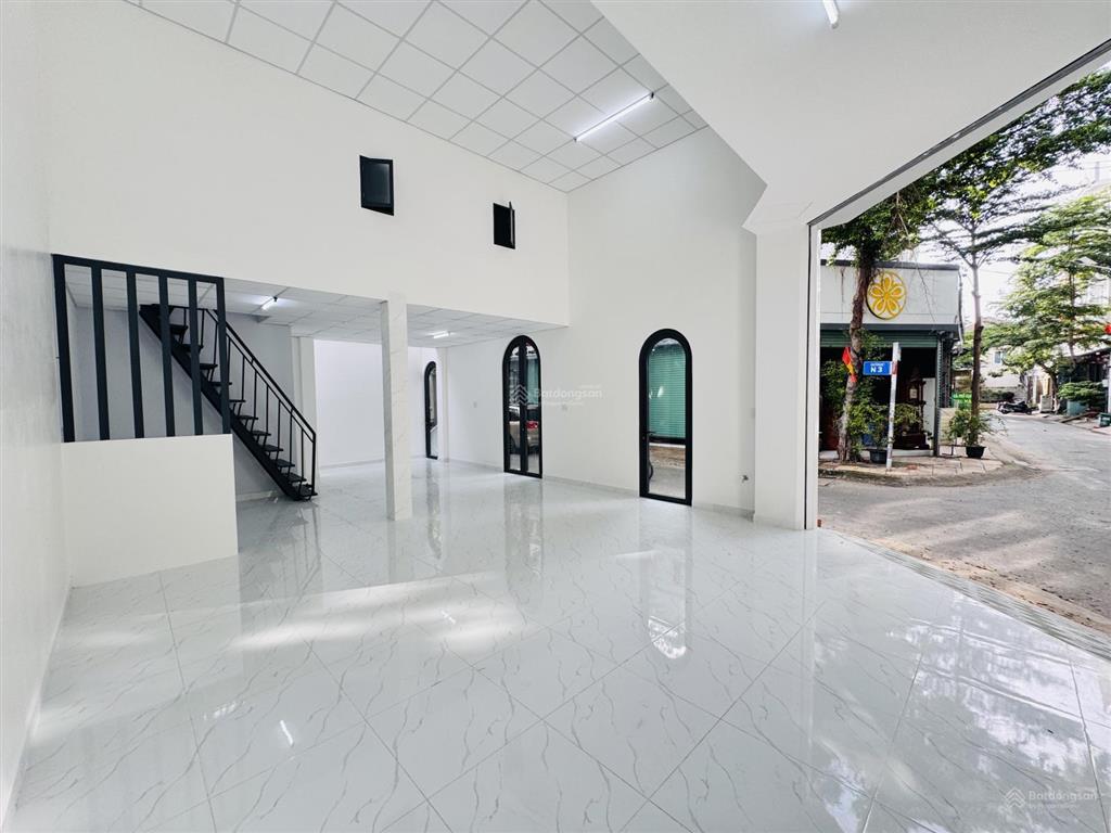Bán nhà góc 2 mặt tiền kinh doanh quốc lộ 13  đường thông bàn cờ sát vạn phúc city, đang cho thuê