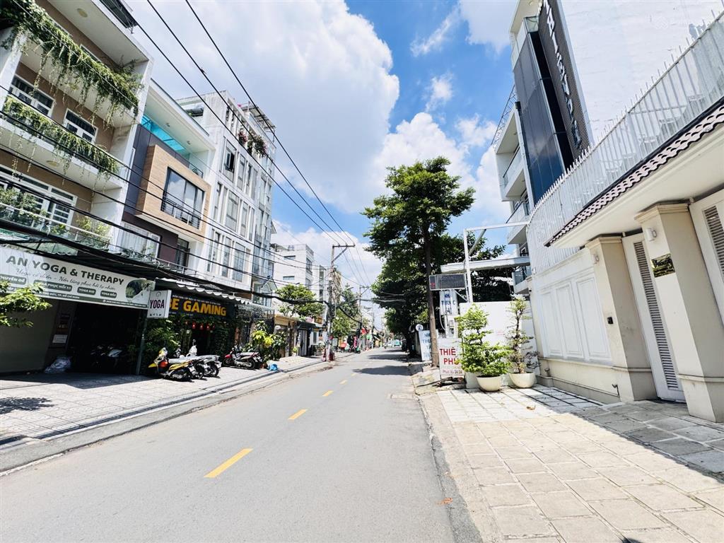 Nhà mặt tiền kinh doanh khu thành uỷ phạm văn đồng ngay gigamall, khu bên sông