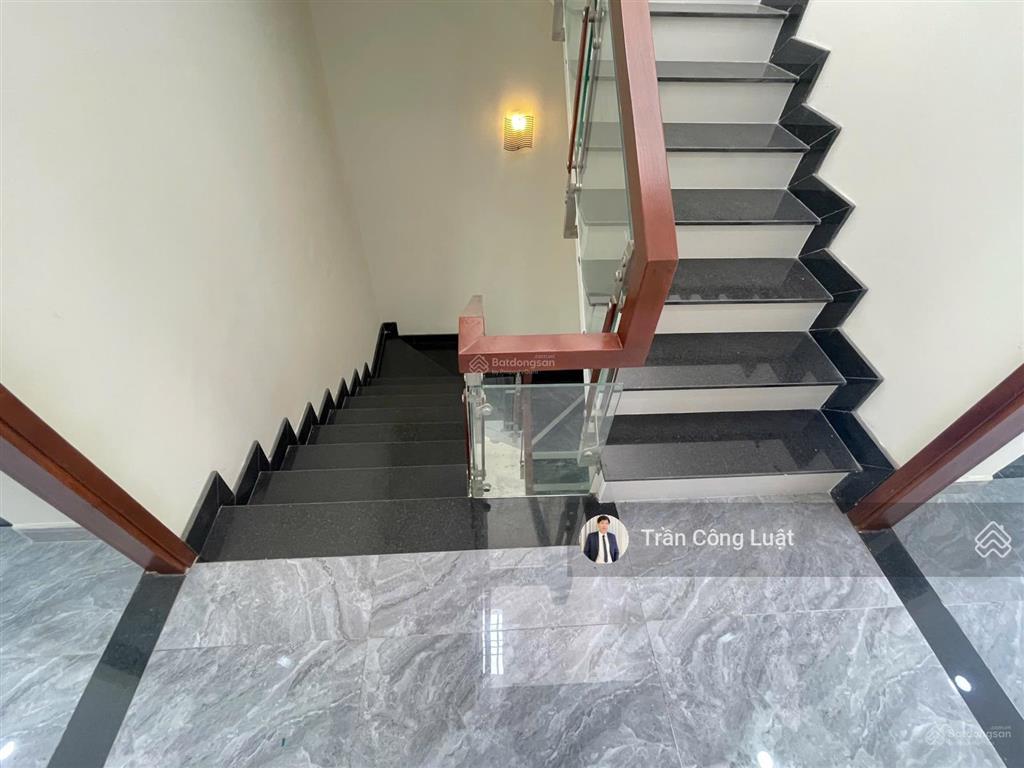 Bán nhà mặt tiền đường sau gigamall thủ đức, 4x17m, 1 trệt 1 lửng 3 lầu, sổ hồng riêng