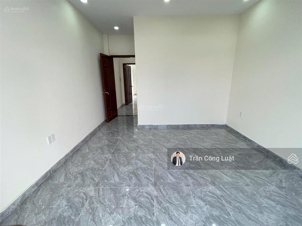 Bán nhà mặt tiền đường sau gigamall thủ đức, 4x17m, 1 trệt 1 lửng 3 lầu, sổ hồng riêng
