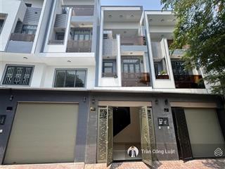 Cho thuê nhà trệt 2 lầu quốc lộ 13  gần vạn phúc city, 3pn sẵn máy lạnh