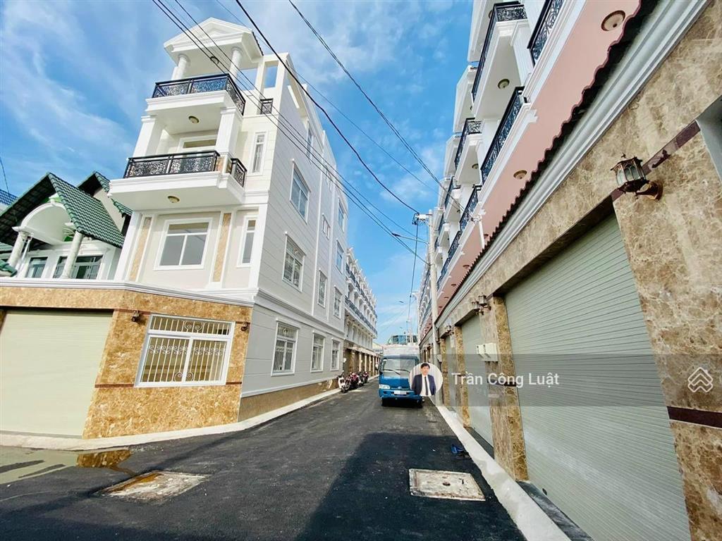 Nhà nguyên căn quốc lộ 13  hẻm ô tô gần trung tâm hành chính hiệp bình, thủ đức  vào ở ngay