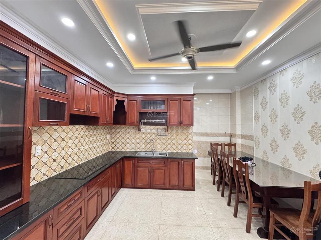 Nhà nguyên căn quốc lộ 13  hẻm ô tô gần trung tâm hành chính hiệp bình, thủ đức  vào ở ngay