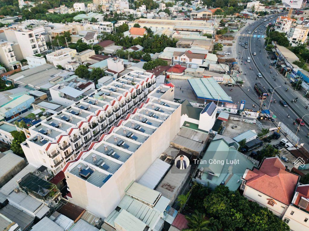 Nhà nguyên căn quốc lộ 13  hẻm ô tô gần trung tâm hành chính hiệp bình, thủ đức  vào ở ngay