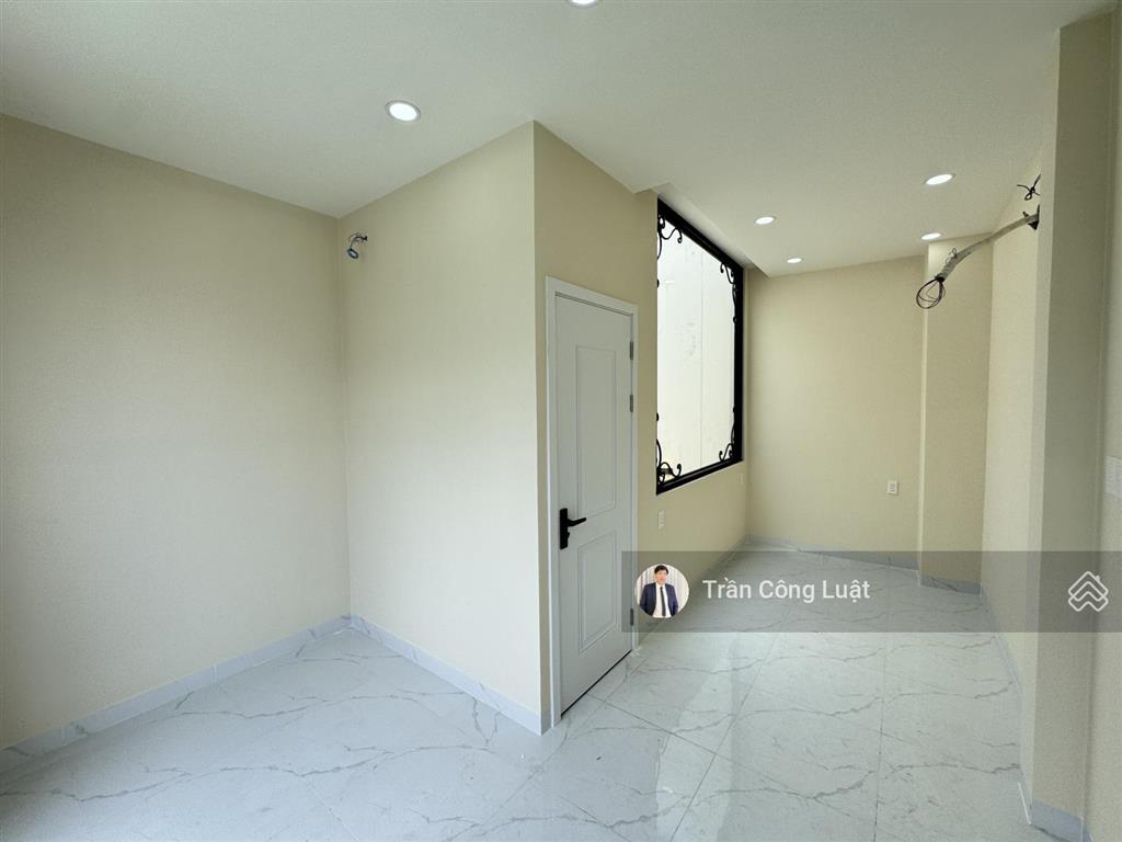 Bán nhà hẻm ô tô quốc lộ 13  thiết kế phong cách châu âu, shr hoàn công. ngang rộng 7,8m
