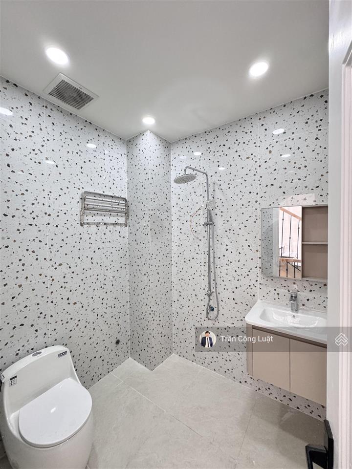 Bán nhà hẻm ô tô quốc lộ 13  thiết kế phong cách châu âu, shr hoàn công. ngang rộng 7,8m