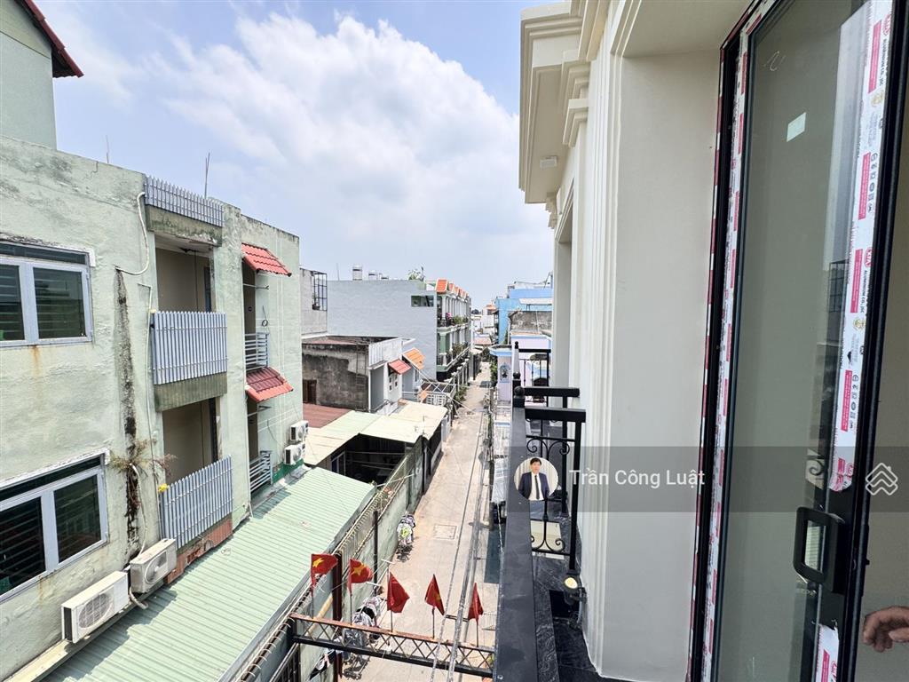 Bán nhà hẻm ô tô quốc lộ 13  thiết kế phong cách châu âu, shr hoàn công. ngang rộng 7,8m