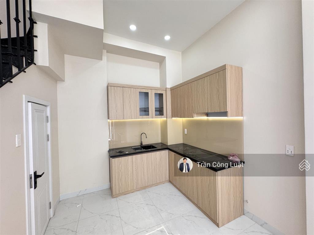 Bán nhà hẻm ô tô quốc lộ 13  thiết kế phong cách châu âu, shr hoàn công. ngang rộng 7,8m