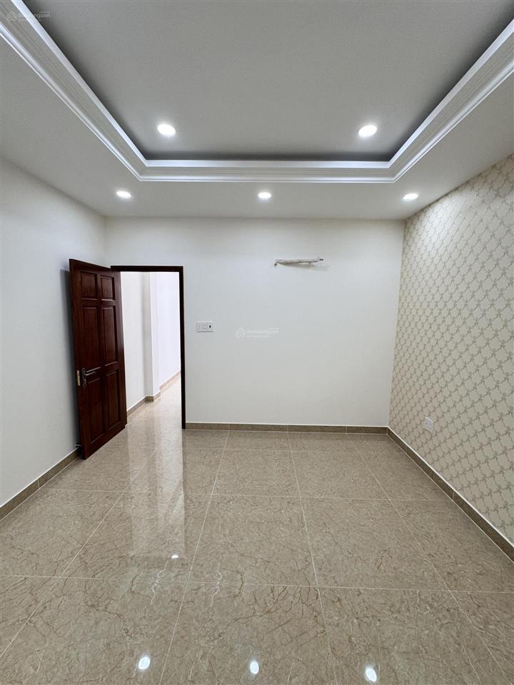 Bán nhà quốc lộ 13  thủ đức. gần vạn phúc city, sổ hồng hoàn công, đường xe tải