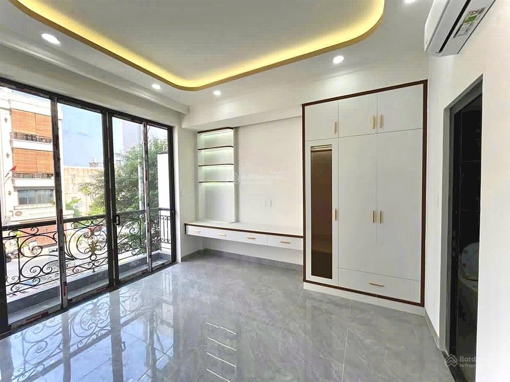 Bán nhà mới gần chợ hiệp bình ngang 6m rộng rãi sổ hồng riêng, dân cư đông đúc.