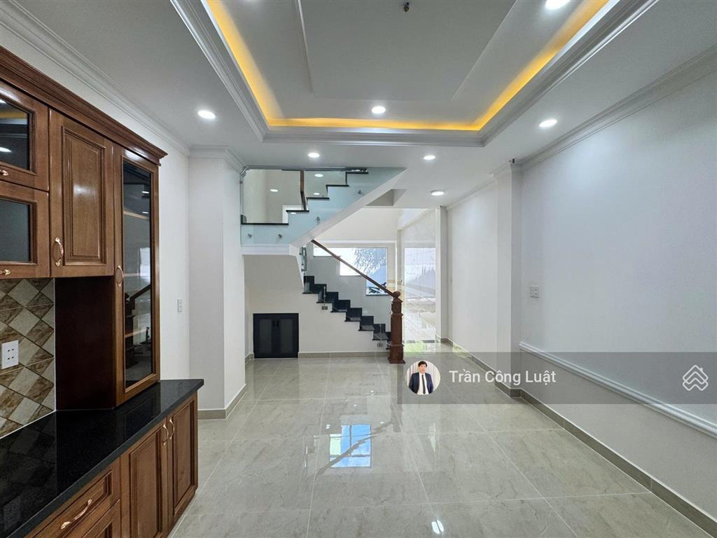 Bán nhà quốc lộ 13, thủ đức. view sông thoáng mát gần vạn phúc city, khu đồng bộ an ninh, sổ hồng