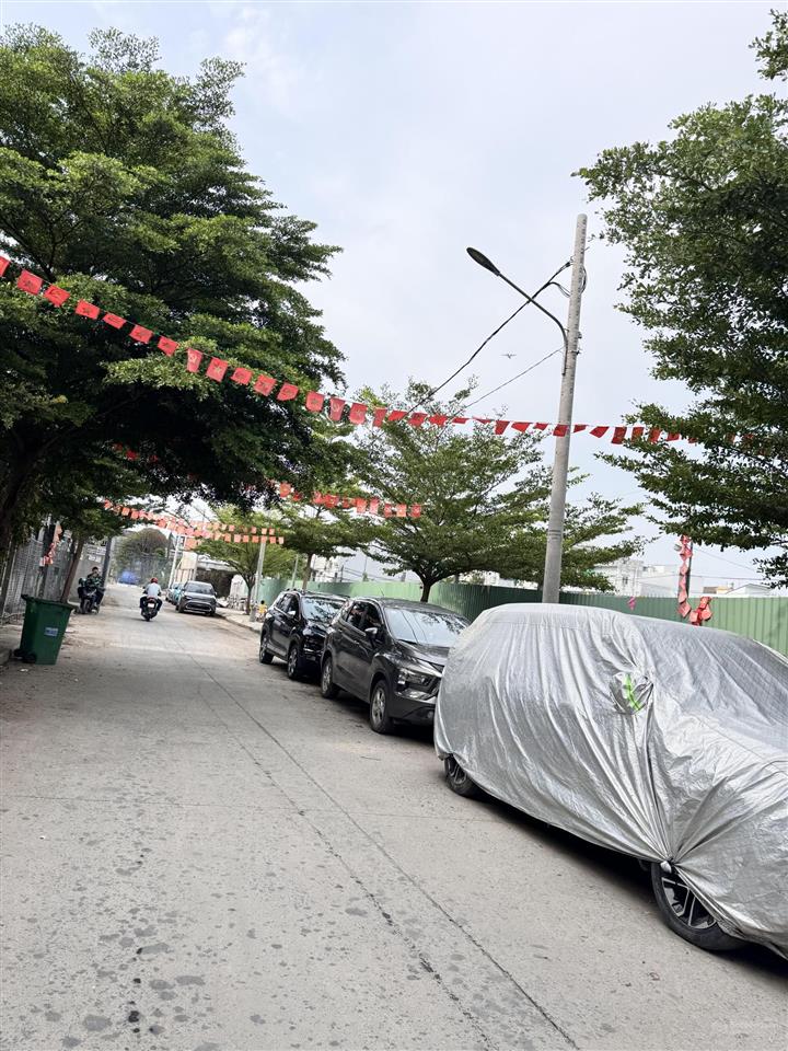Bán đất hẻm ô tô quốc lộ 13  gần chung cư urban green vạn phúc city. sổ hồng riêng