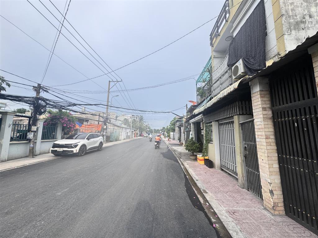 Bán đất hẻm ô tô quốc lộ 13  gần chung cư urban green vạn phúc city. sổ hồng riêng