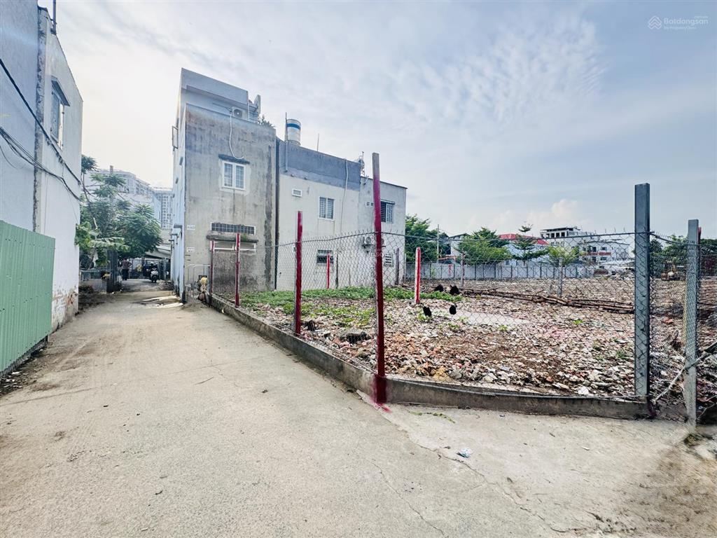 Bán đất hẻm ô tô quốc lộ 13  gần chung cư urban green vạn phúc city. sổ hồng riêng