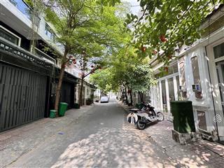Nhà nguyên căn quốc lộ 13  kdc lộc vừng đường xe tải, vừa ở vừa làm văn phòng công ty