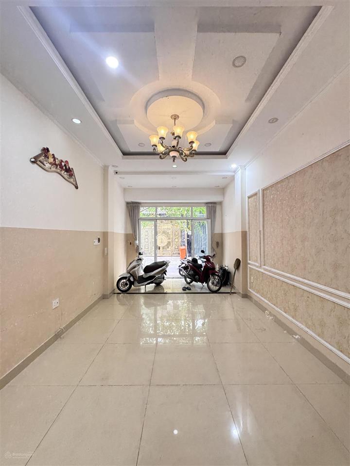 Nhà nguyên căn quốc lộ 13  kdc lộc vừng đường xe tải, vừa ở vừa làm văn phòng công ty