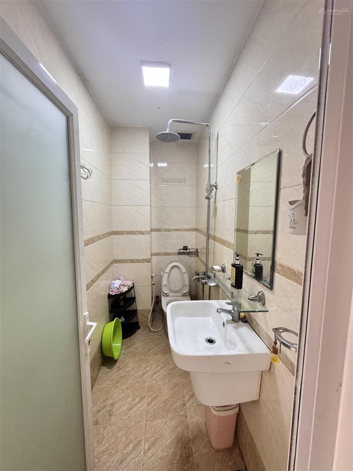 Nhà nguyên căn quốc lộ 13  kdc lộc vừng đường xe tải, vừa ở vừa làm văn phòng công ty