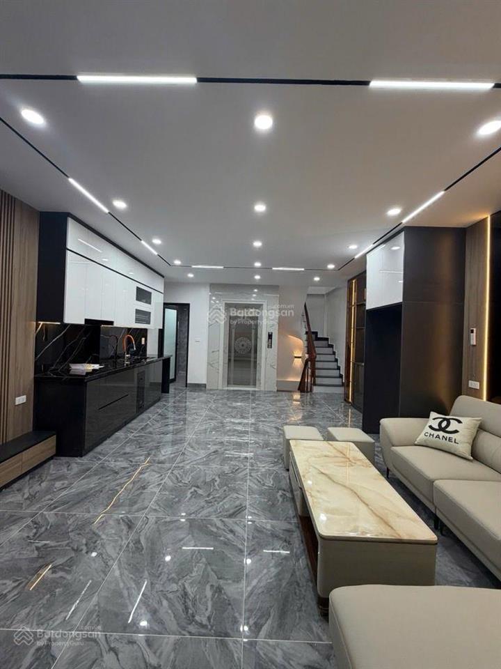 Mặt phố hoàng mai gần hồ đền lừ, 50m, 6 tầng, mt 5m, thang máy xịn, full nội thất cao cấp doanh,