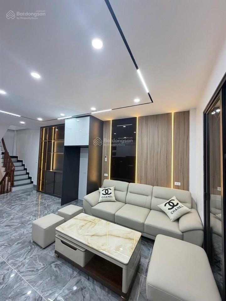 Mặt phố hoàng mai gần hồ đền lừ, 50m, 6 tầng, mt 5m, thang máy xịn, full nội thất cao cấp doanh,