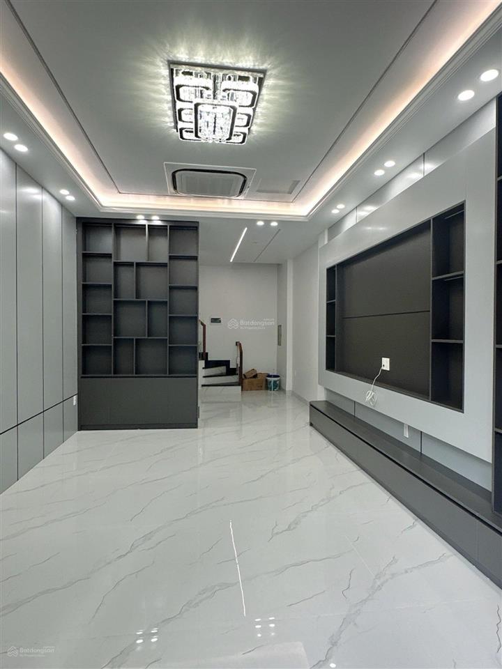 Nhà phố bạch mai, hai bà trưng, 35m2 x 5 tầng, pháp lý sạch, giá tốt.