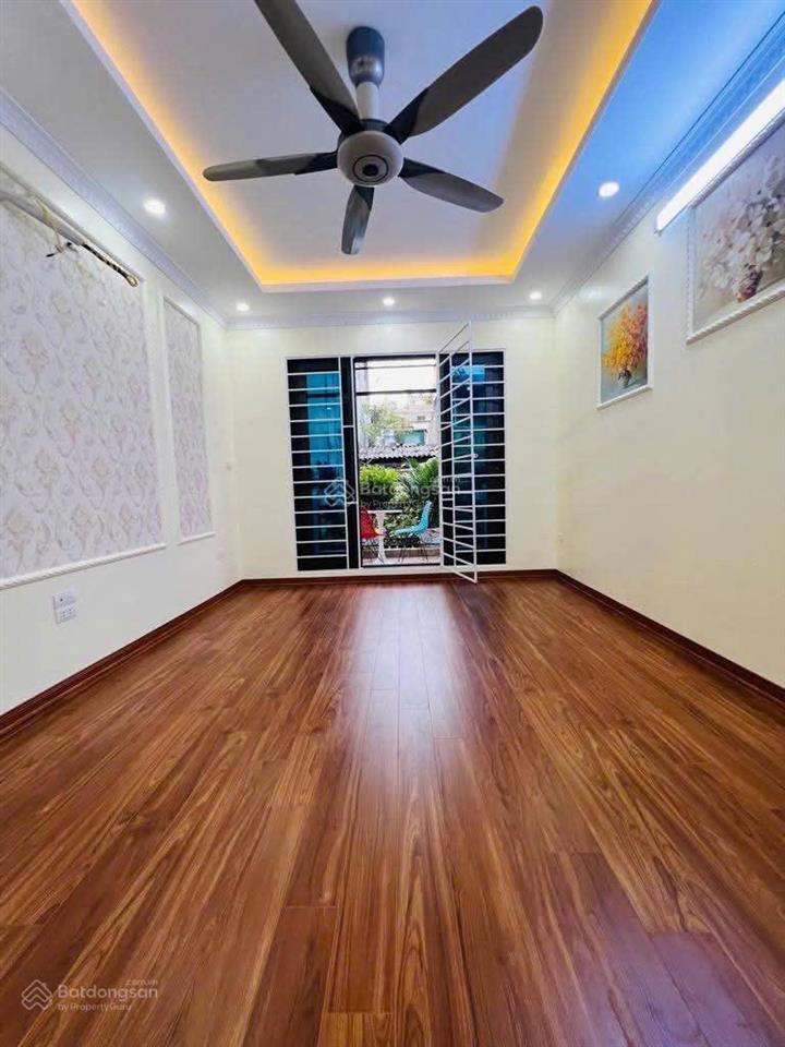Bán nhà phân lô đền lừ  hoàng mai, 50m2 x 6 tầng thang máy, gara ô tô, vỉa hè rộng